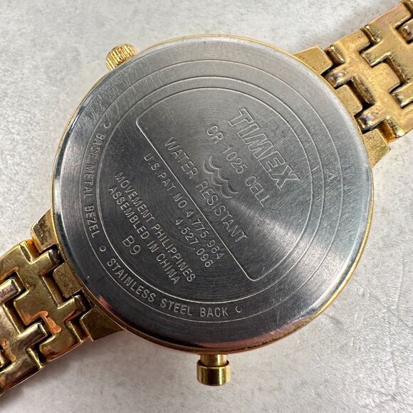 VTG Timex Watch Womens 30mm Round White Dial Gold Tone Indiglo New Battery - Picture 10 of 15